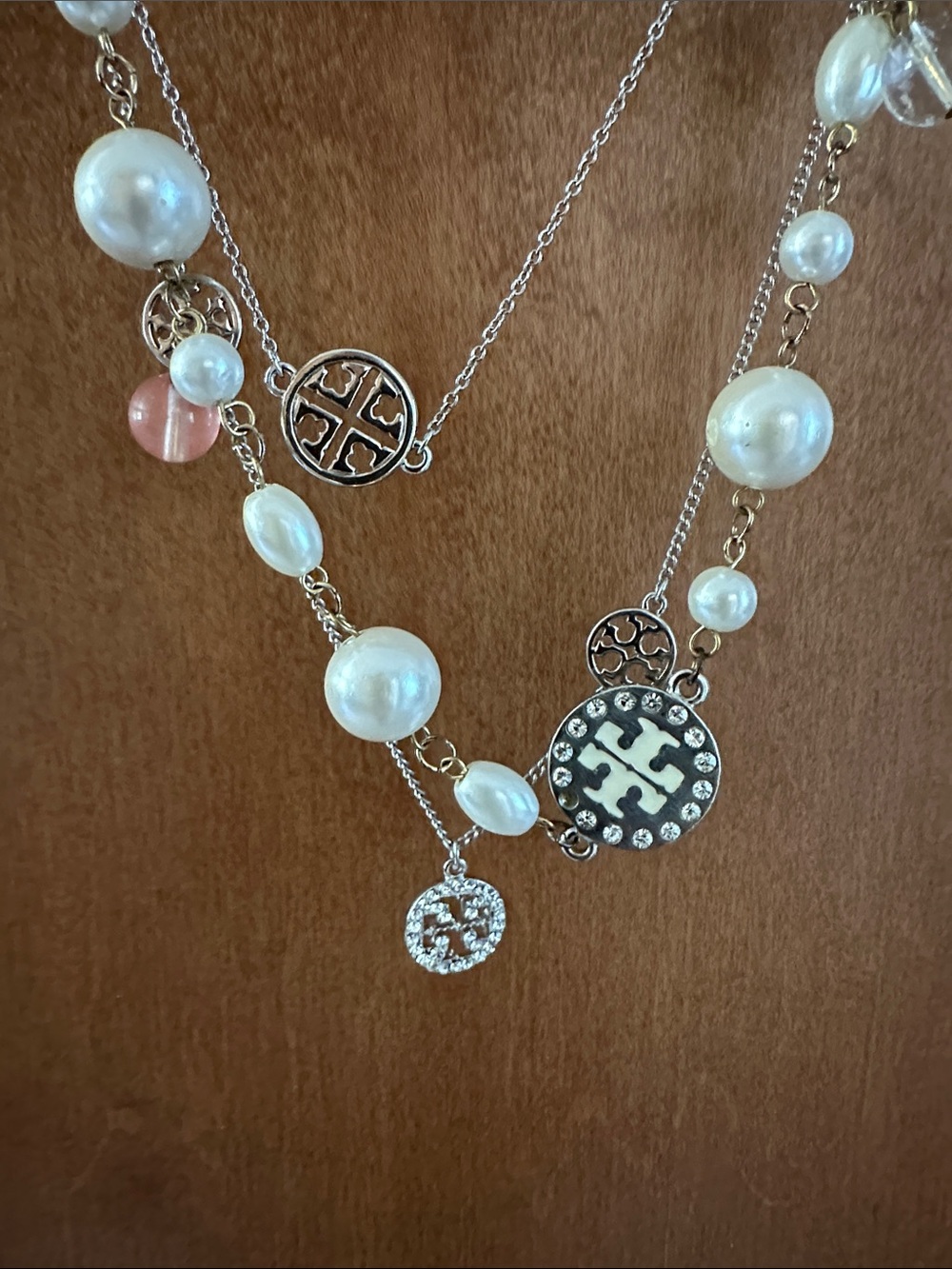 Jewelry set. 3 separate necklaces. 2 bracelets.